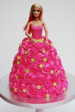 Barbie cake with roses frosting