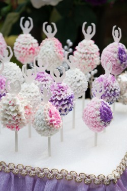 Birthday cake pops – ballerina