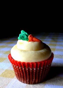 Cute carrot cake cupcake