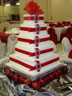 Red quinceanera cake