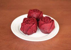 Red velvet cupcakes roses