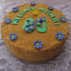 80th birthday cake for Mum (2015 April)