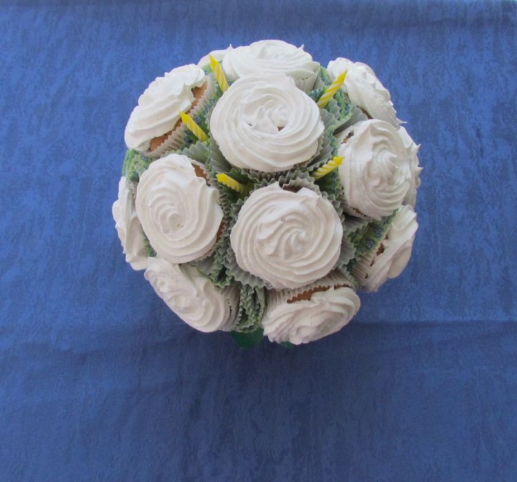 Birthday cupcake’s bouquet 
(2015 June)