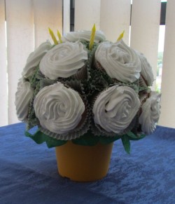 Cupcakes bouquet for friend’s birthday :)