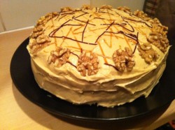Carrot cake with nuts