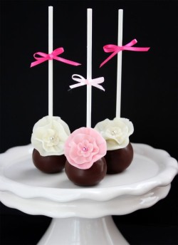 Chocolate wedding cake pops