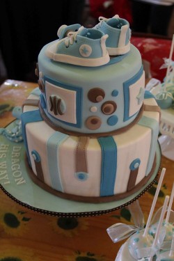 Cute baby shower cake