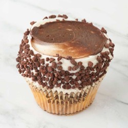 Milkshake crumbs cupcake