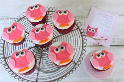 Pink owl cupcakes
