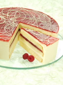 Raspberry cake