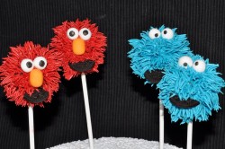 Red and blue Elmo cake pops