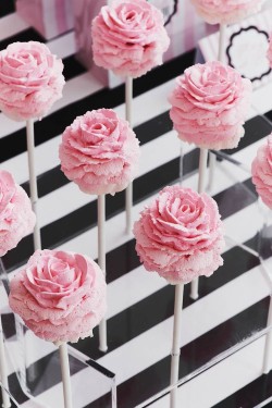 Wedding cake pops – roses