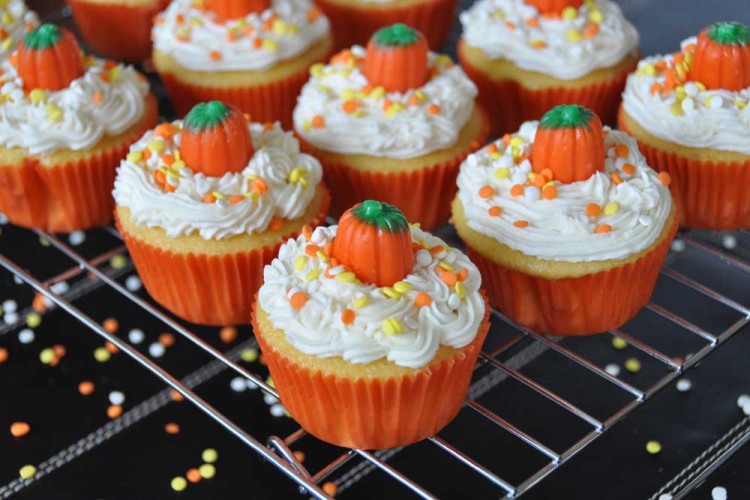 Halloween pumpkin cupcakes