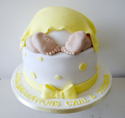 Baby shower cake