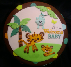 Baby shower cake with animals