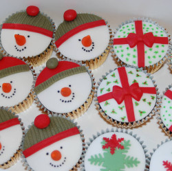 Beautiful Christmas cupcakes