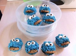 Birthday cupcakes – Elmo