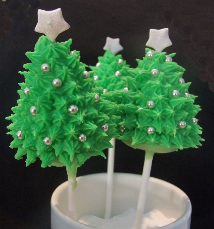 Cake pops Christmas tree