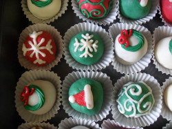 Christmas cake pops