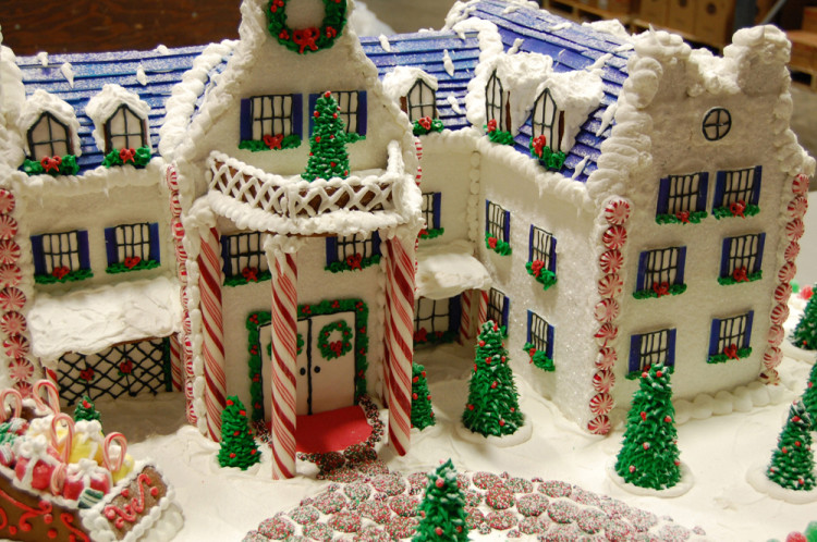 Christmas gingerbread house idea