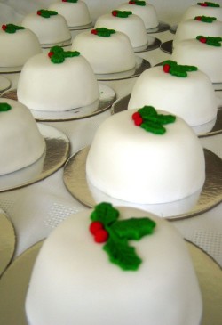 Christmas mini cakes