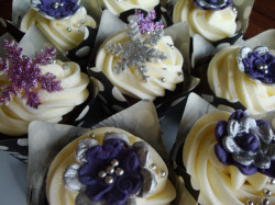 Christmas silver cupcakes