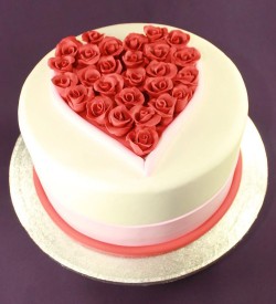 Fondant Valentine’s day cake