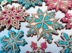 Gingerbread snowflakes