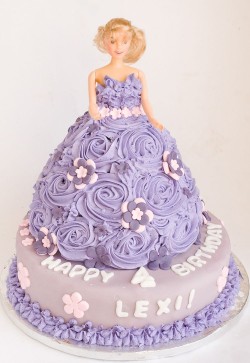 Lexi violet Barbie cake