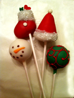 Winter holiday’s cake pops