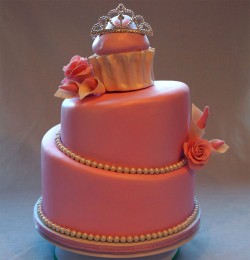 Quinceanera cake with crown