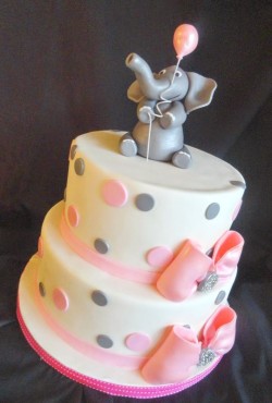 Baby shower cake with elephant