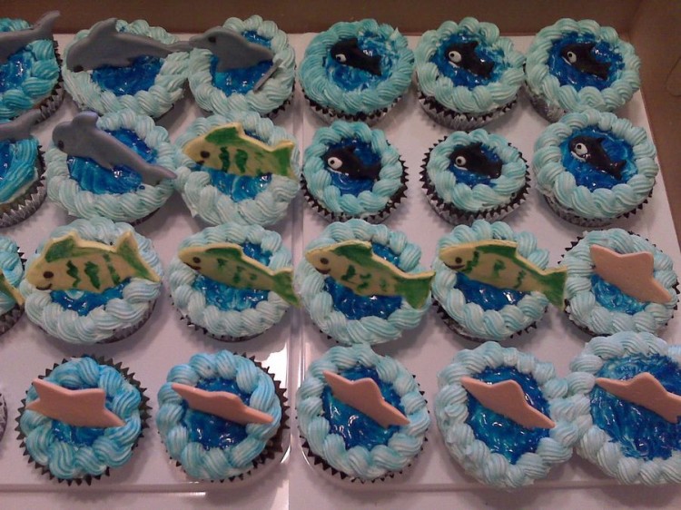 Cupcakes with little fish