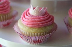 Cupcakes with princess crown