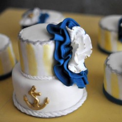 Mini nautical cake