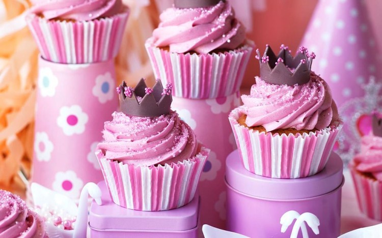 Pink princess cupcakes