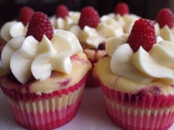 Raspberry cheesecake cupcakes
