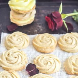 Spritz cookies – roses