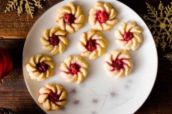 Spritz cookies with jam