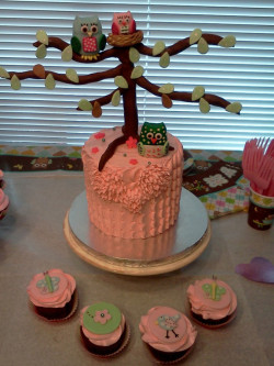 Baby shower cake