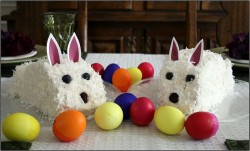 Bunny cakes with eggs