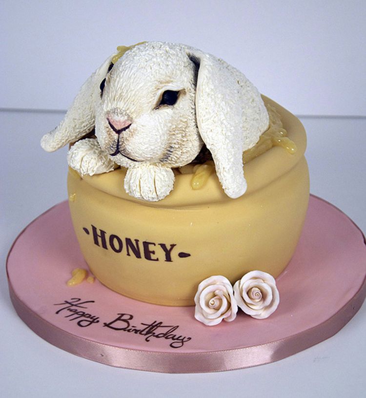 Cake with honey and bunny.