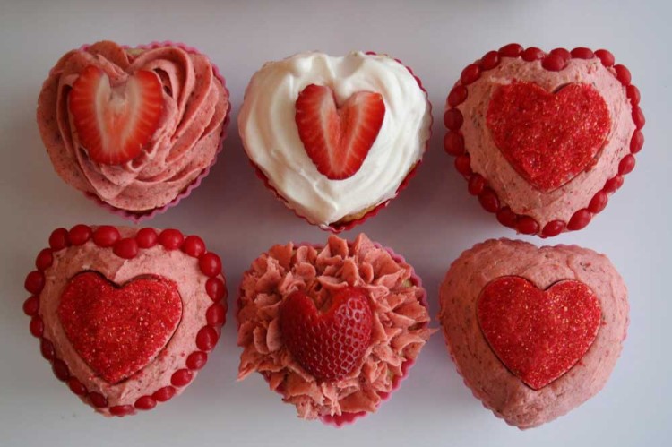 Cupcakes with strawberry hearts