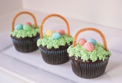 Easter cupcakes – mini baskets