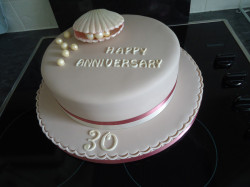 Pearl wedding anniversary cake