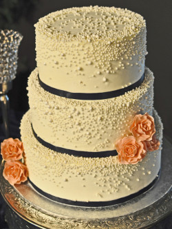 Pearl wedding cake