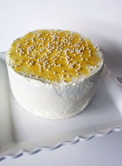 Tasty lemon cake