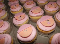 Baby shower cupcakes