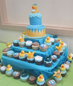 Baby shower cupcakes