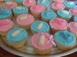 Baby shower cupcakes